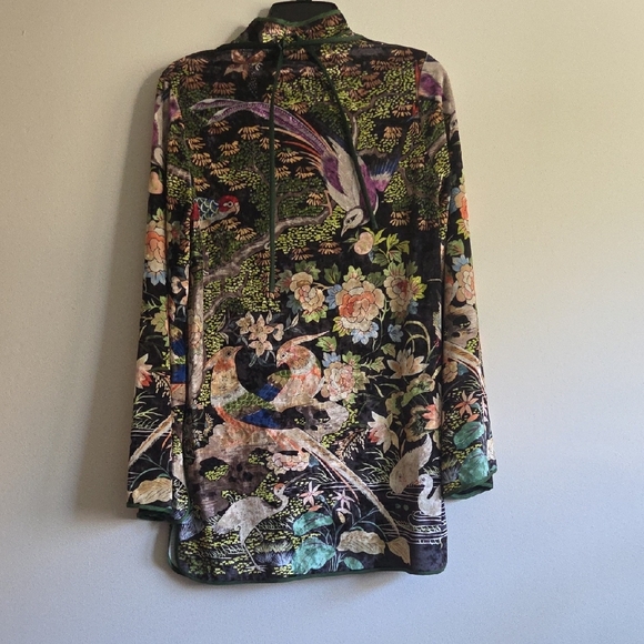 Floral Black Women's Top - Picture 4 of 6